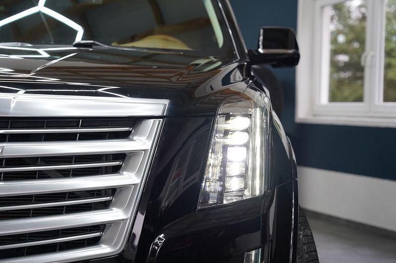 Second-hand Cadillac Escalade 426 CP (313 kW) 2016 Negru SUV