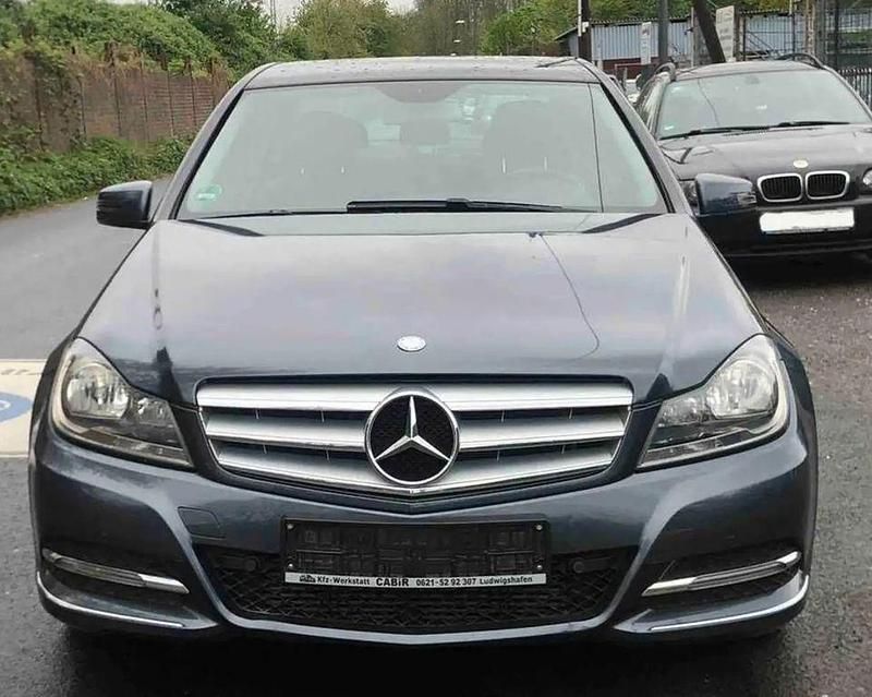 Gebraucht Mercedes C180 Edition 156 PS (114 kW) 2013 Grau Limousine