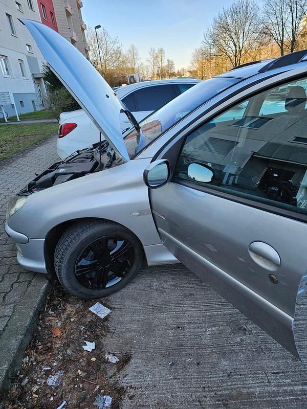 Gebraucht Peugeot 206 109 PS (80 kW) 2004 Silber Kombi
