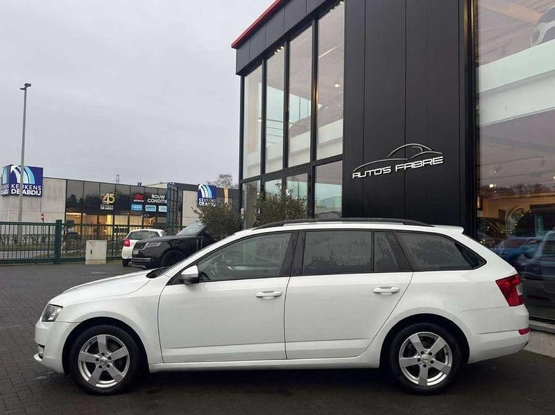 Gebraucht Skoda Octavia Style 110 PS (80 kW) 2016 Weiß Kleinwagen