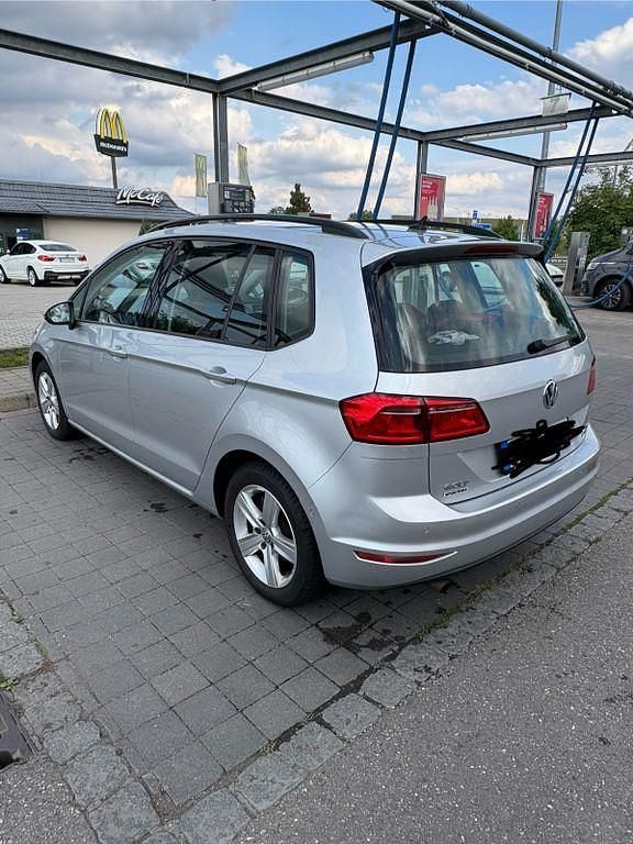Silber Gebraucht 2015 VW Golf Sportsvan Comfortline Van / Kleinbus | 7.500 € (Fairer Preis) - Bild 1/4