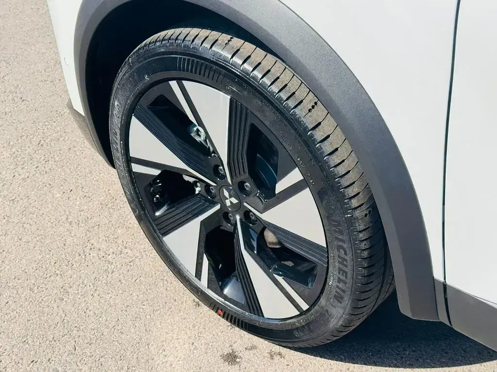 Neu Mitsubishi Grandis Intro Edition 158 PS (116 kW) 2026 Weiß SUV