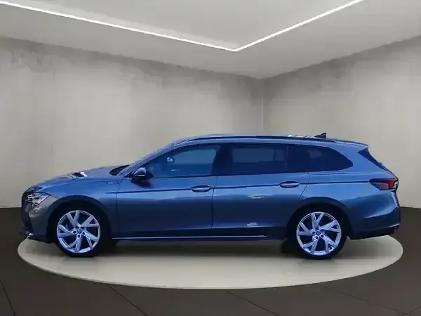 Gebraucht Skoda Superb 200 PS (147 kW) 2026 Graphitegrau metallic Kombi