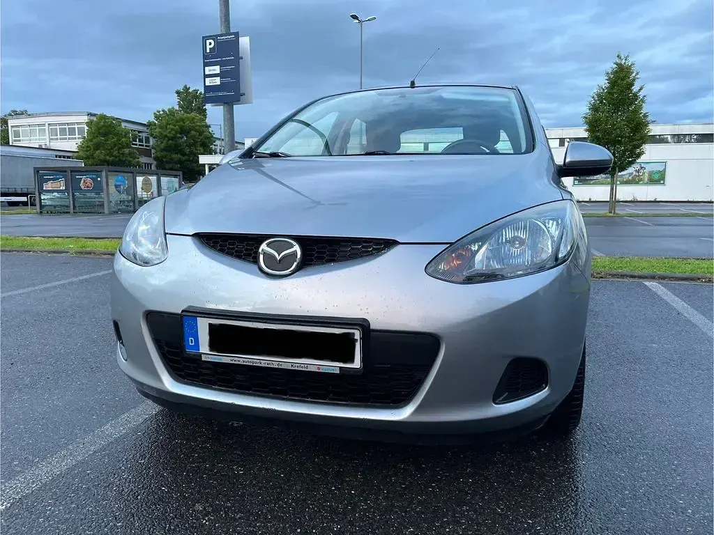 Gebraucht Mazda 2 Prime-Line 75 PS (55 kW) 2011 Silber Kleinwagen