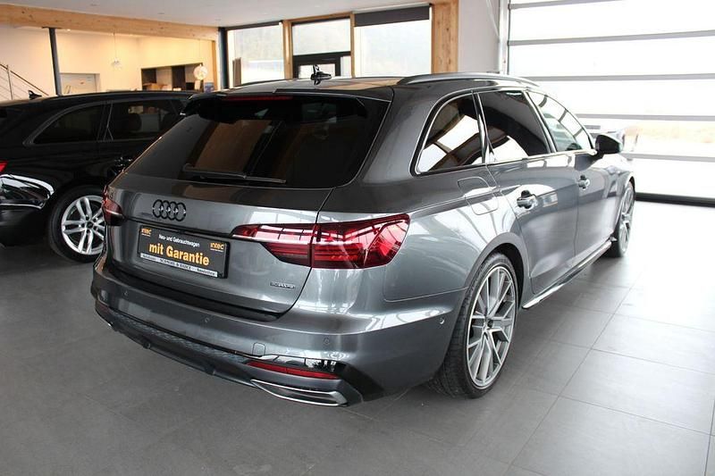 Gebraucht Audi A4 S-Line 204 PS (150 kW) 2022 Grau Kombi