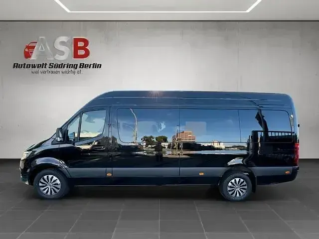 Gebraucht Mercedes Sprinter 190 PS (139 kW) 2024 Obsidianschwarz metallic Van