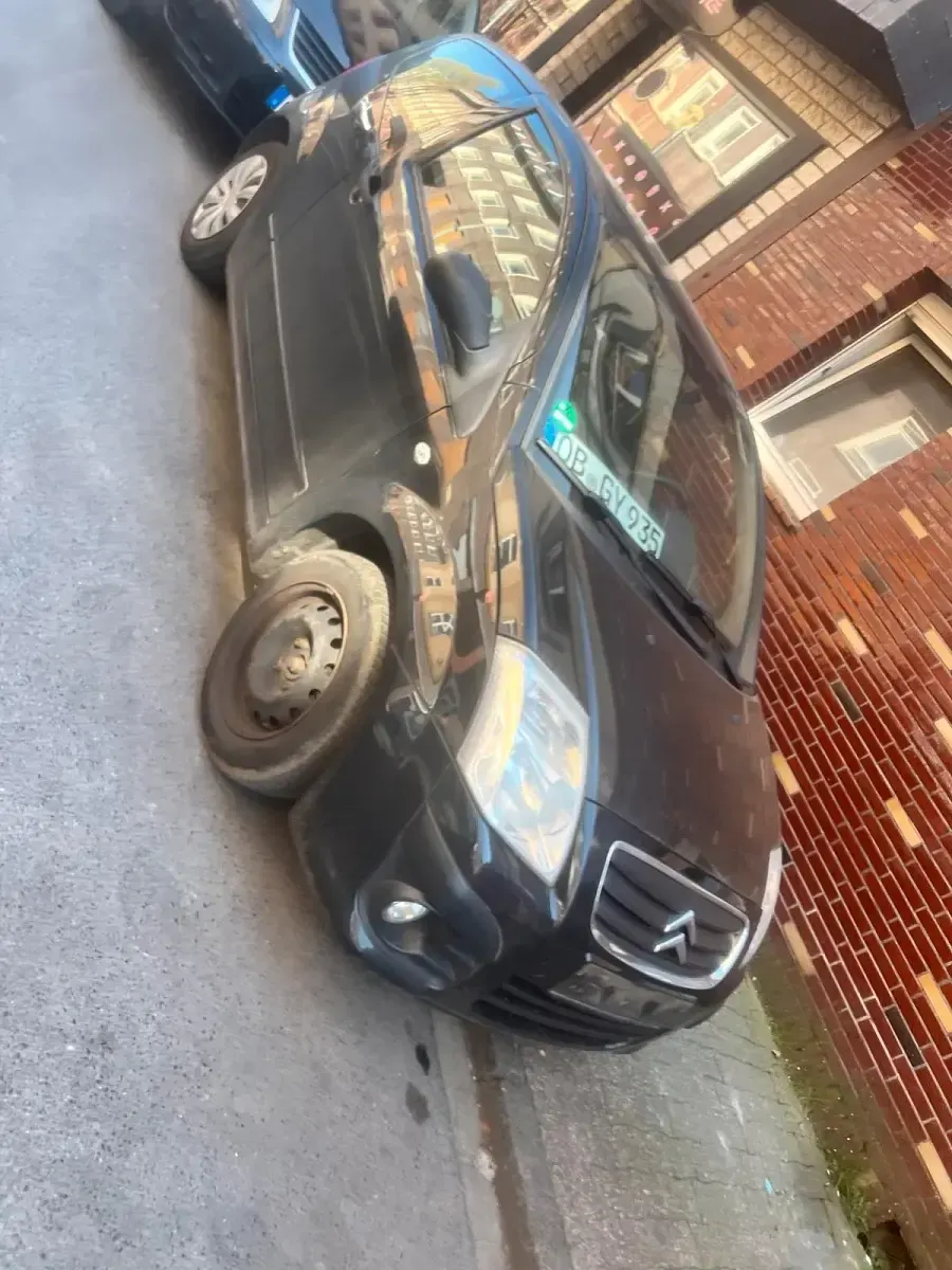 Gebraucht Citroën C2 100 PS (73 kW) 2009 Schwarz Kleinwagen