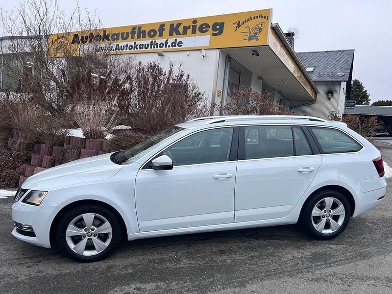 Weiß Gebraucht 2020 Skoda Octavia Style Kombi | 14.895 € (Guter Preis) - Bild 1/4
