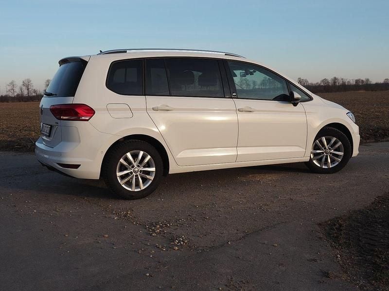 Gebraucht VW Touran Sound 150 PS (110 kW) 2017 Weiß Van / Kleinbus