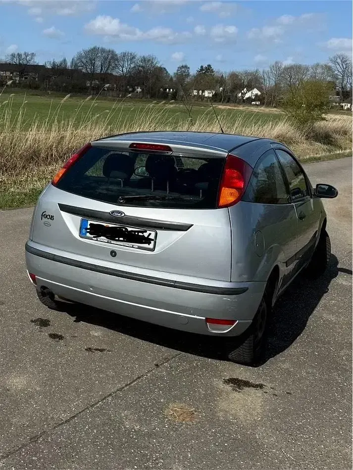 Gebraucht Ford Focus 75 PS (55 kW) 2004 Grau Kleinwagen