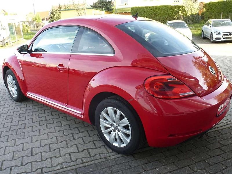 Second-hand VW Beetle Design 105 CP (77 kW) 2012 Roșu Hatchback