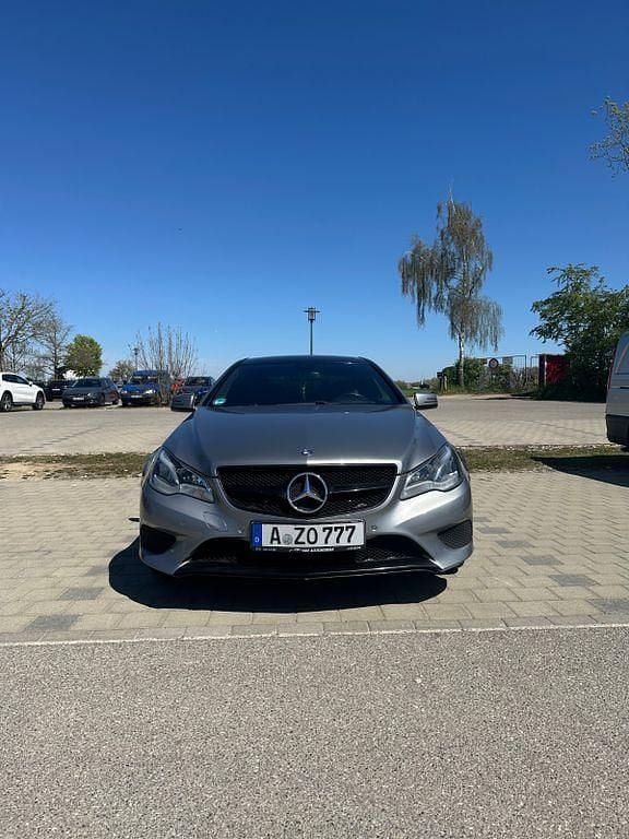 Gebraucht Mercedes E220 170 PS (125 kW) 2014 Grau Coupé