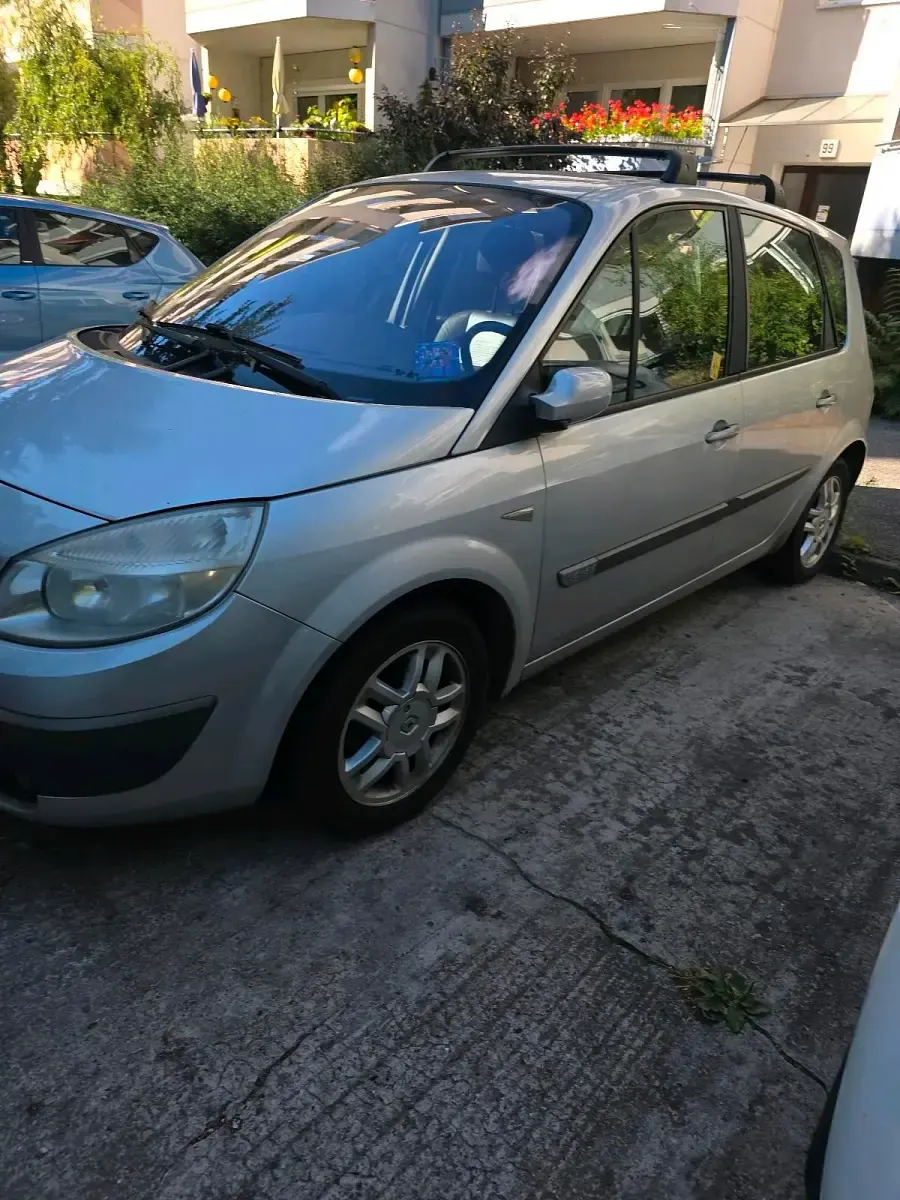 Gebraucht Renault Scénic II 113 PS (83 kW) 2005 Silber Van / Kleinbus