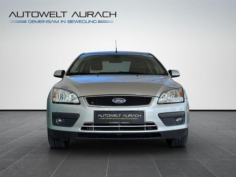 Gebraucht Ford Focus Ghia 145 PS (106 kW) 2006 Silber Limousine