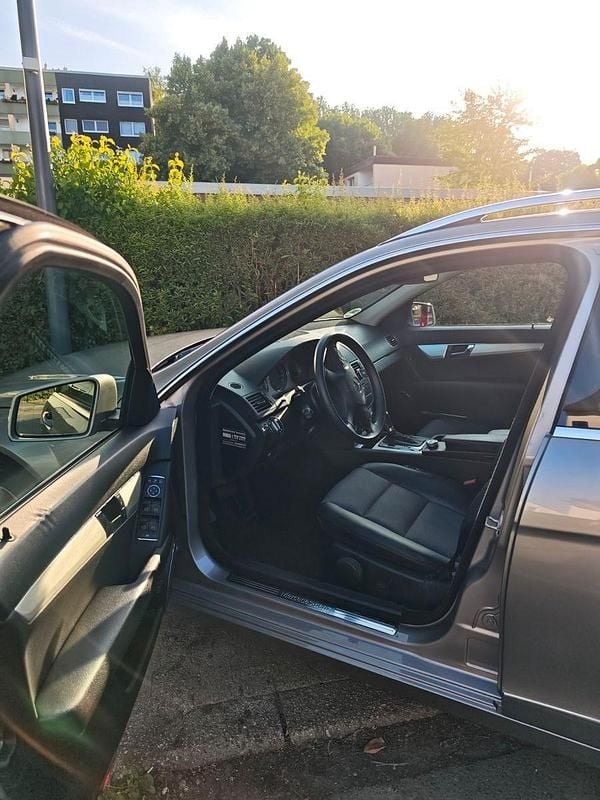 Gebraucht Mercedes C180 156 PS (114 kW) 2009 Beige Kombi
