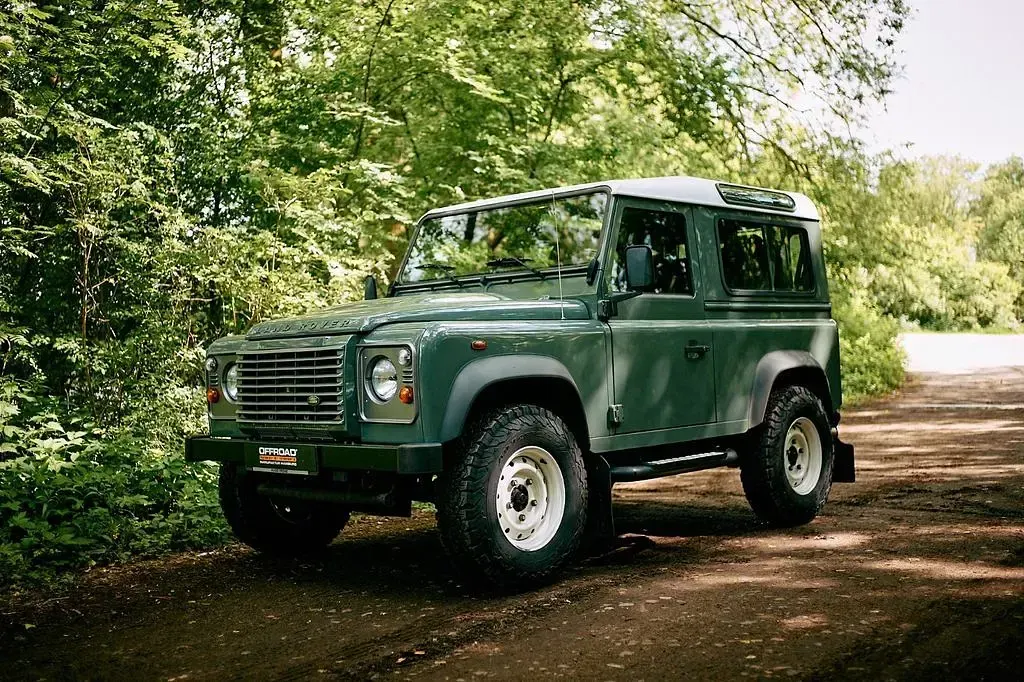Gebraucht Land Rover Defender 122 PS (89 kW) 2013 Grün Kombi
