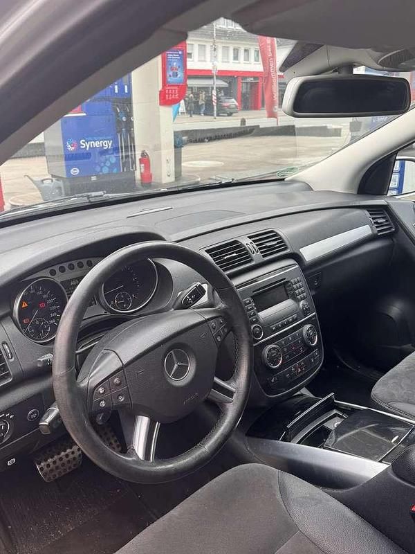 Gebraucht Mercedes R320 224 PS (164 kW) 2006 Silber Van / Kleinbus