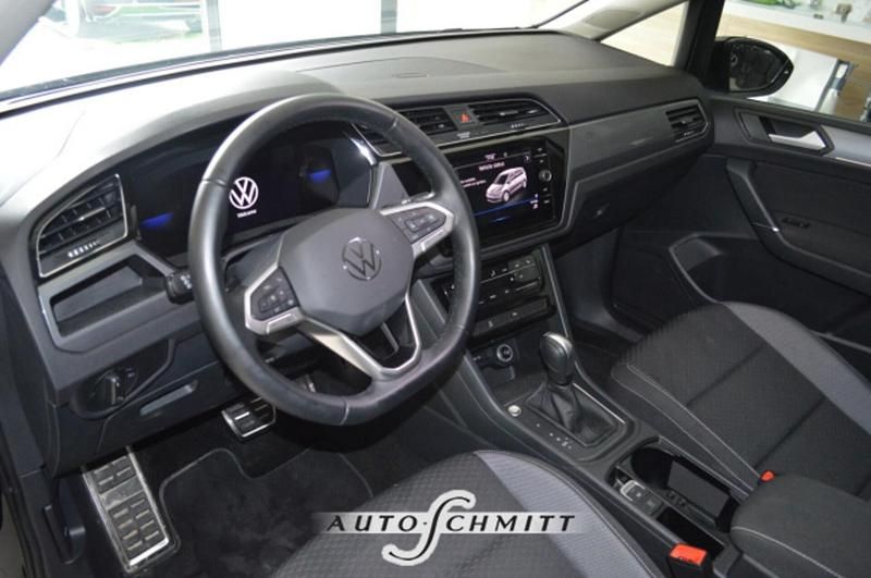 Gebraucht VW Touran Active 150 PS (110 kW) 2022 Schwarz Van / Kleinbus