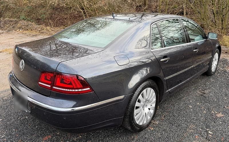 Gebraucht VW Phaeton 245 PS (180 kW) 2015 Grau Limousine