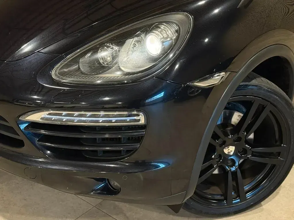 Używany Porsche Cayenne 245 KM (180 kW) 2012 Czarny SUV