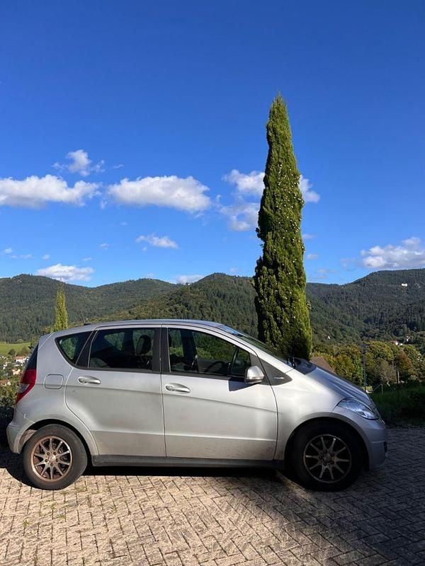 Schwarz Gebraucht 2012 Mercedes A160 Elegance Kleinwagen | 4.999 € (Fairer Preis) - Bild 1/4