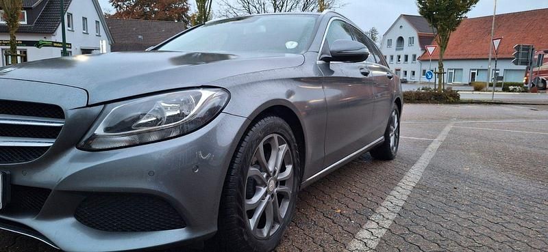 Grau Gebraucht 2017 Mercedes C220 Kombi | 17.500 € (Fairer Preis) - Bild 1/4