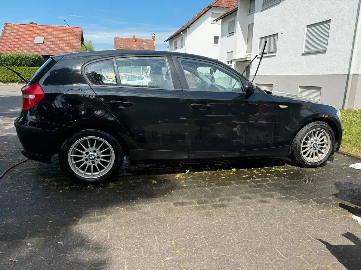 Gebraucht BMW 116 115 PS (84 kW) 2007 Schwarz Kleinwagen