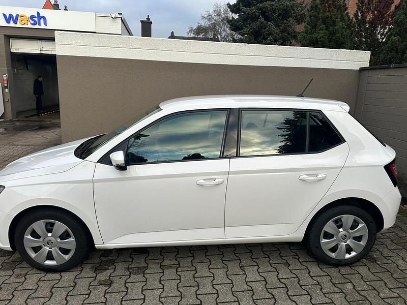 Gebraucht Skoda Fabia 110 PS (80 kW) 2015 Weiß Limousine