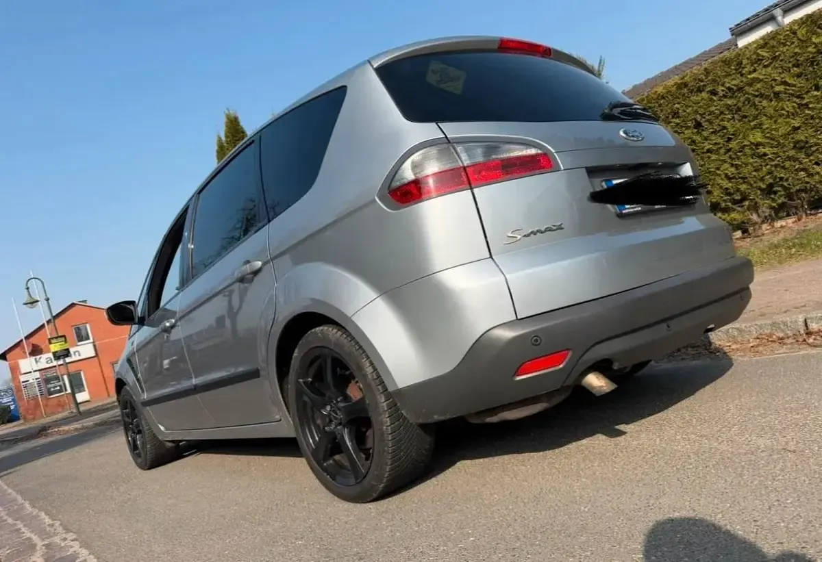Gebraucht Ford S-MAX ST 140 PS (102 kW) 2007 Silber Van / Kleinbus