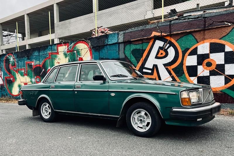 Gebraucht Volvo 264 114 PS (83 kW) 1979 Grün Limousine