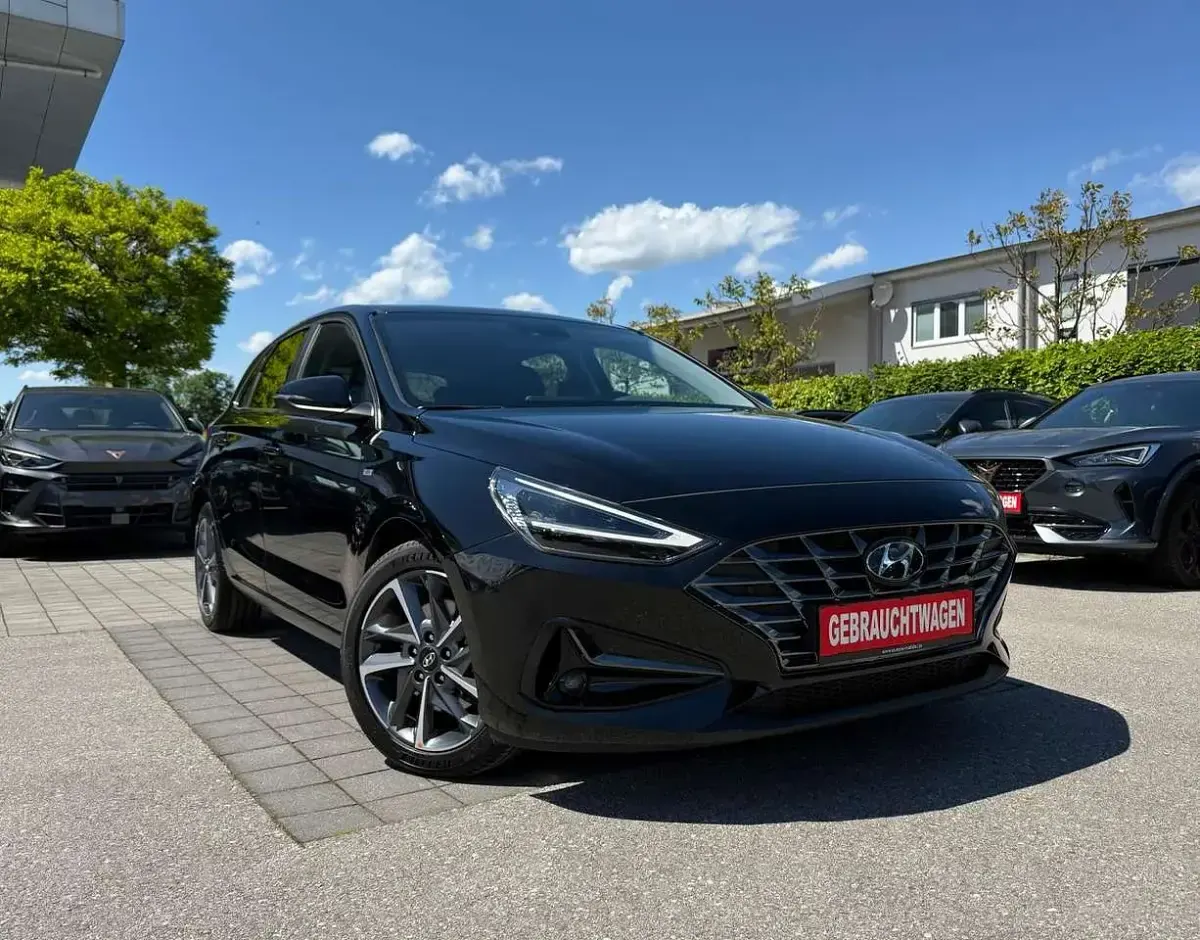 Gebraucht Hyundai i30 Prime 160 PS (117 kW) 2021 Phantom black mineral... Limousine