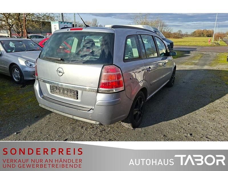 Gebraucht Opel Zafira Edition 150 PS (110 kW) 2006 Lichtsilber/silver lightning Van / Kleinbus