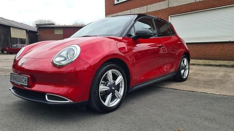 Gebraucht Ora Funky Cat 400 Pro Pro+ 125 kW (171 PS) 2023 Mars red / starry black metall Kleinwagen