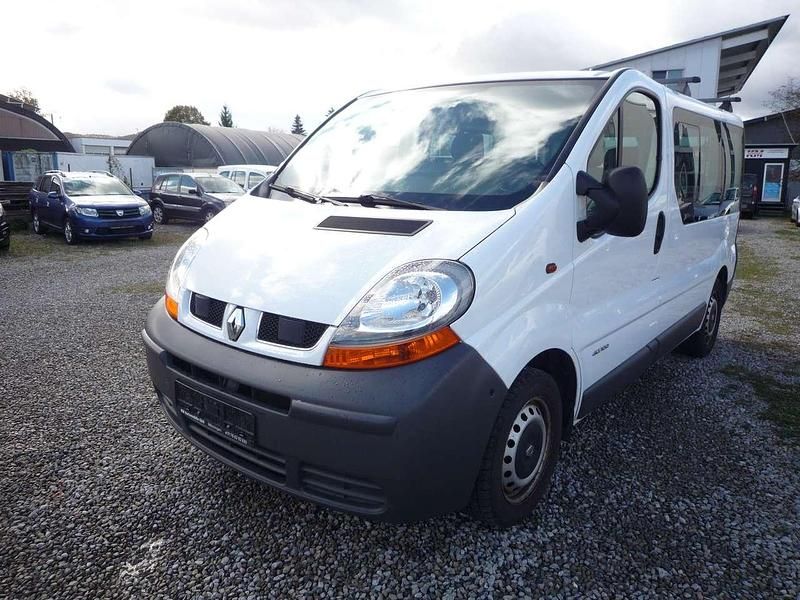 Weiss casablanca Gebraucht 2004 Renault Trafic Van / Kleinbus | 7.500 € (Superpreis) - Bild 1/4