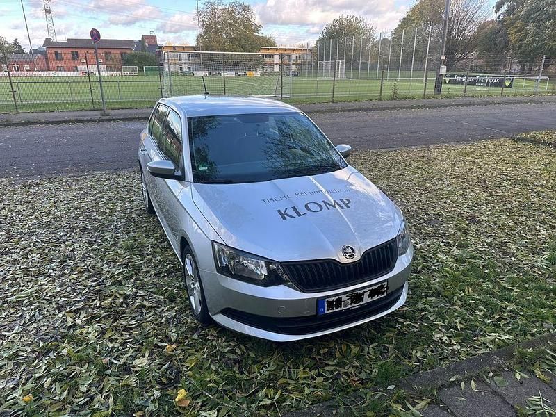 Silber Gebraucht 2016 Skoda Fabia Cool Edition Kleinwagen | 6.650 € (Fairer Preis) - Bild 1/4