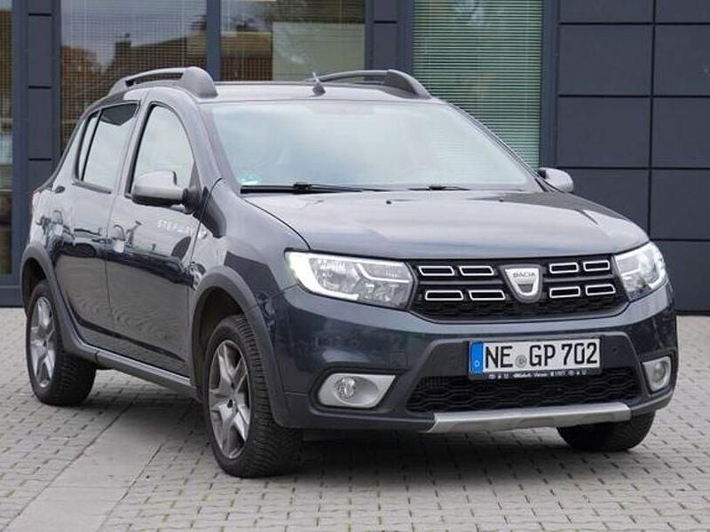 Grau Gebraucht 2020 Dacia Sandero Prestige Kleinwagen | 12.250 € (Guter Preis) - Bild 1/4