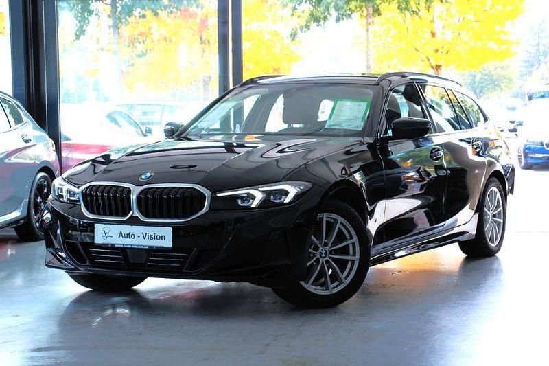 Schwarz Gebraucht 2022 BMW 318 Limousine | 26.380 € (Guter Preis) - Bild 1/3