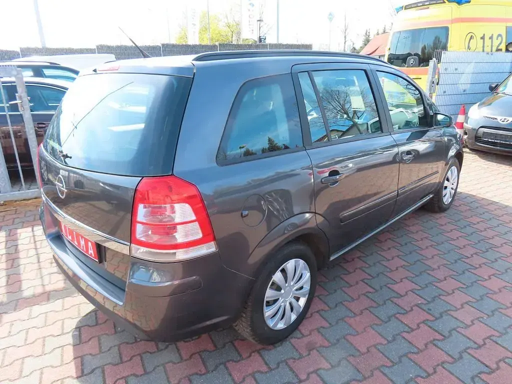 Usata Opel Zafira Edition 140 CV (102 kW) 2009 Grigio Monovolume