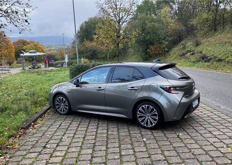 Gebraucht 2020 Toyota Corolla Hybrid Limousine | 18.500 € (Guter Preis) - Bild 1/4