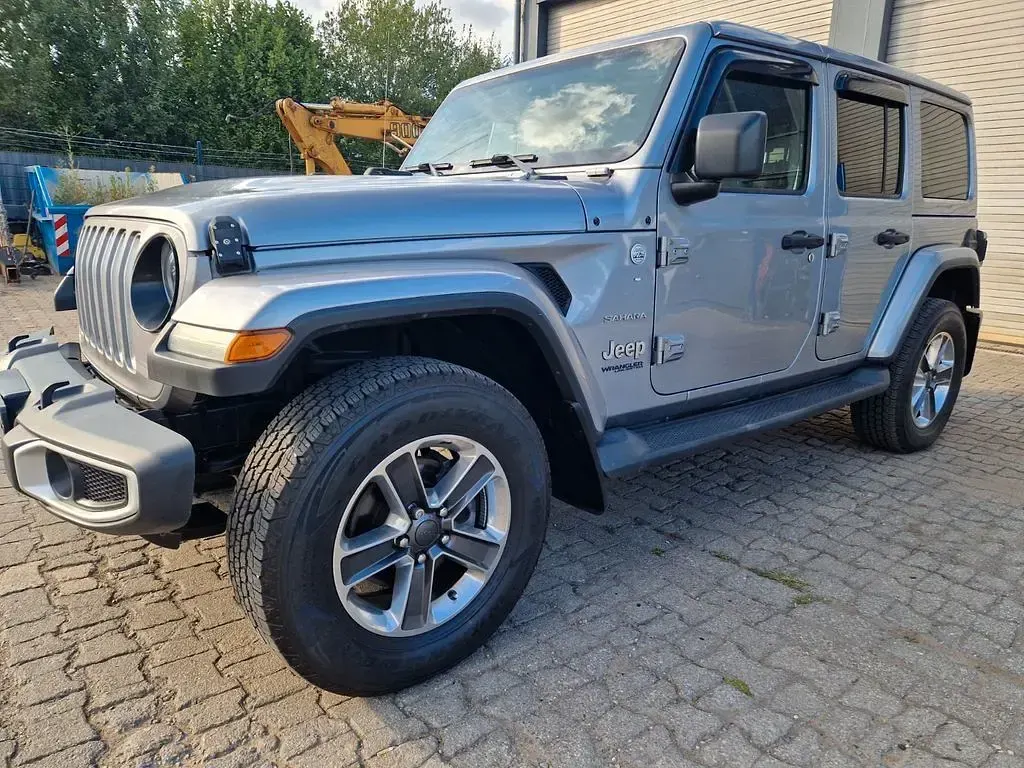 Gebraucht Jeep Wrangler Unlimited Sahara 284 PS (208 kW) 2020 Silber SUV
