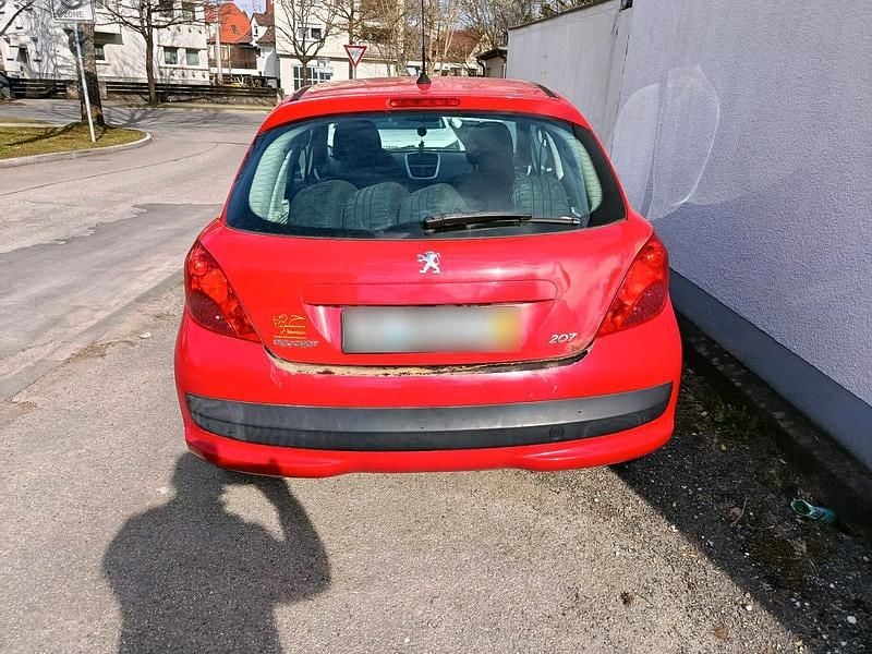 Gebraucht Peugeot 207 75 PS (55 kW) 2009 Rot Kleinwagen