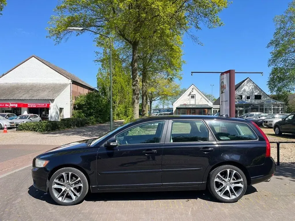 Gebraucht Volvo V50 179 PS (131 kW) 2008 Schwarz Kombi