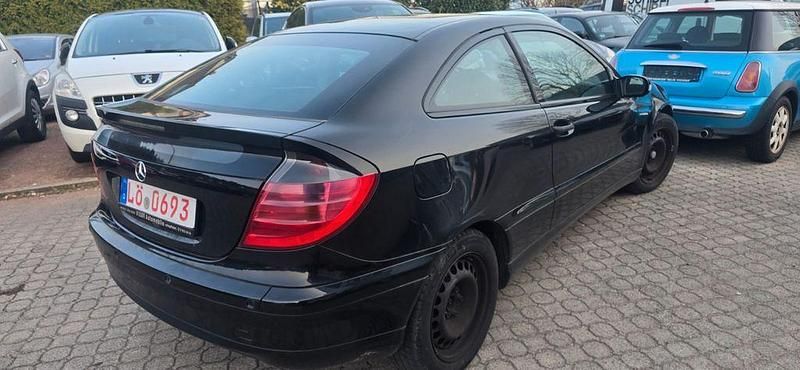 Gebraucht Mercedes C180 143 PS (105 kW) 2002 Schwarz Limousine
