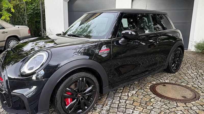 Schwarz Gebraucht 2023 Mini John Cooper Works Kleinwagen | 31.900 € (Guter Preis) - Bild 1/4