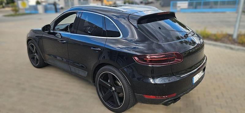 Second-hand Porsche Macan S 258 CP (189 kW) 2017 Negru SUV