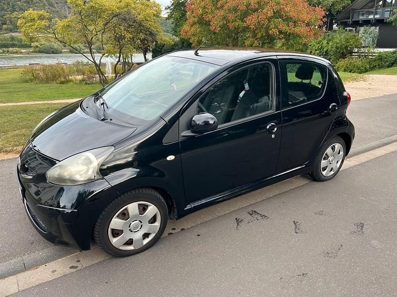 Schwarz Gebraucht 2008 Toyota Aygo Kleinwagen | 4.000 € (Etwas zu teuer) - Bild 1/4