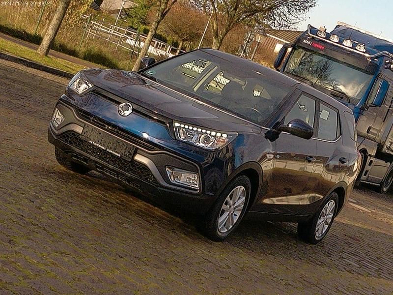 Gebraucht SsangYong XLV 116 PS (85 kW) 2019 Blau SUV