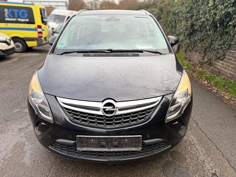 Gebraucht Opel Zafira Tourer Edition 140 PS (102 kW) 2012 Schwarz Van / Kleinbus