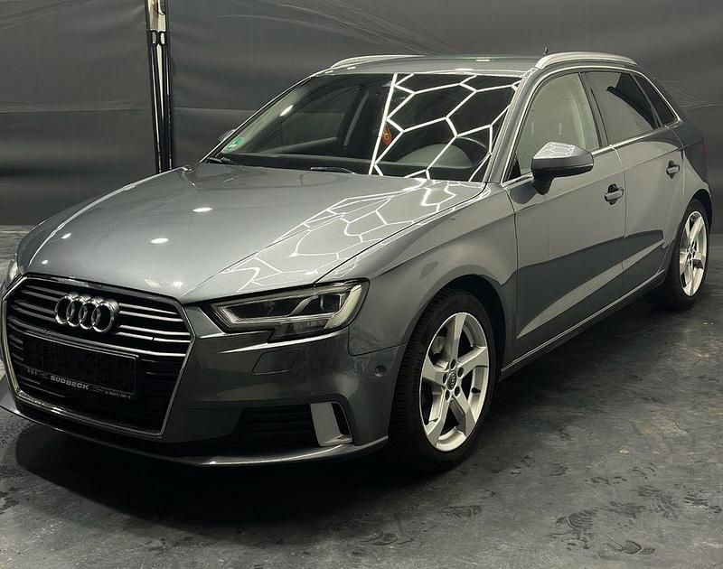 Grau Gebraucht 2019 Audi A3 Sport Limousine | 19.290 € (Guter Preis) - Bild 1/4