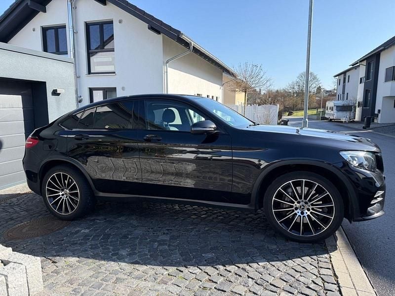 Gebraucht Mercedes GLC350 AMG line 258 PS (189 kW) 2017 Schwarz Coupé